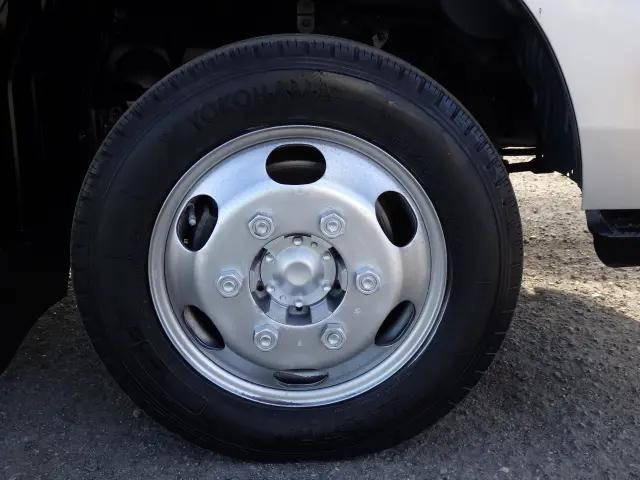 トヨタトヨエース平ボディ小型（2t・3t）[写真30]