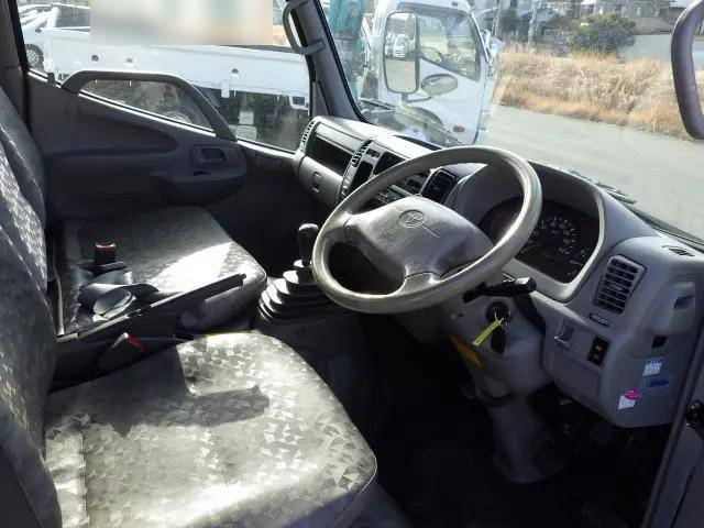 トヨタトヨエース平ボディ小型（2t・3t）[写真07]