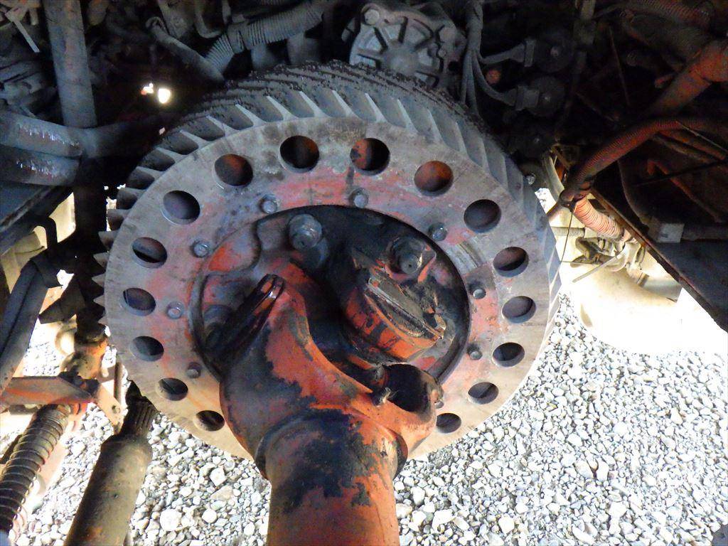 UDトラックスクオントレーラーヘッド（トラクターヘッド）大型（10t）[写真16]