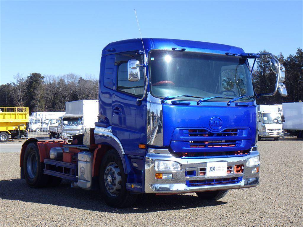 UDトラックスクオントレーラーヘッド（トラクターヘッド）大型（10t）[写真02]