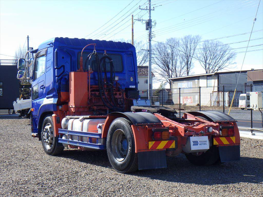 UDトラックスクオントレーラーヘッド（トラクターヘッド）大型（10t）[写真03]