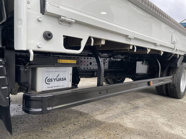 三菱ふそうキャンター平ボディ小型（2t・3t）[写真15]
