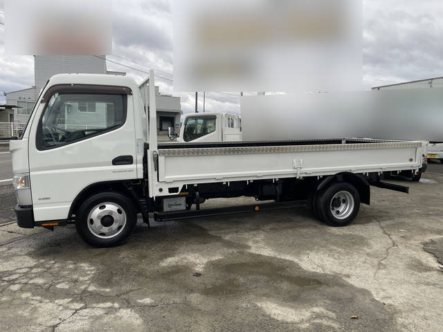 三菱ふそうキャンター平ボディ小型（2t・3t）[写真03]