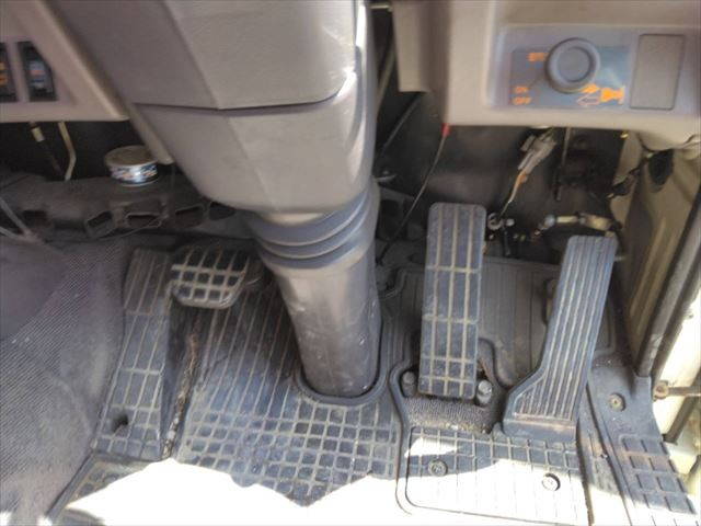 日野プロフィアセルフローダー大型（10t）[写真17]