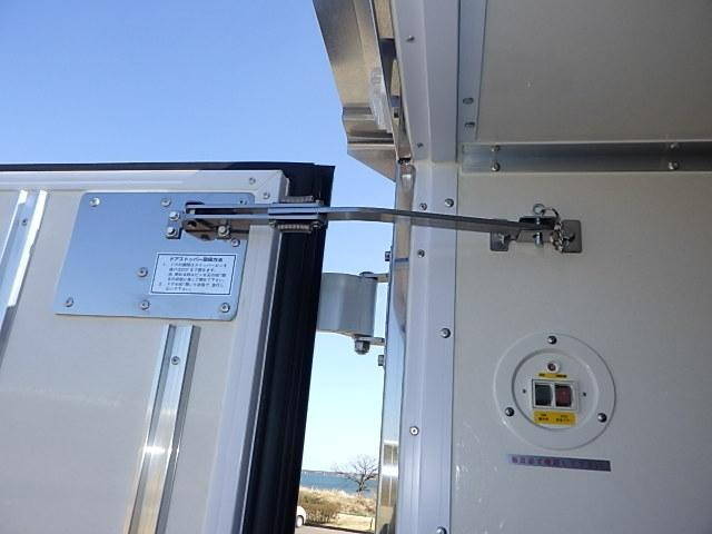 日野デュトロ冷凍車（冷蔵車）小型（2t・3t）[写真13]