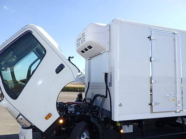 日野デュトロ冷凍車（冷蔵車）小型（2t・3t）[写真27]