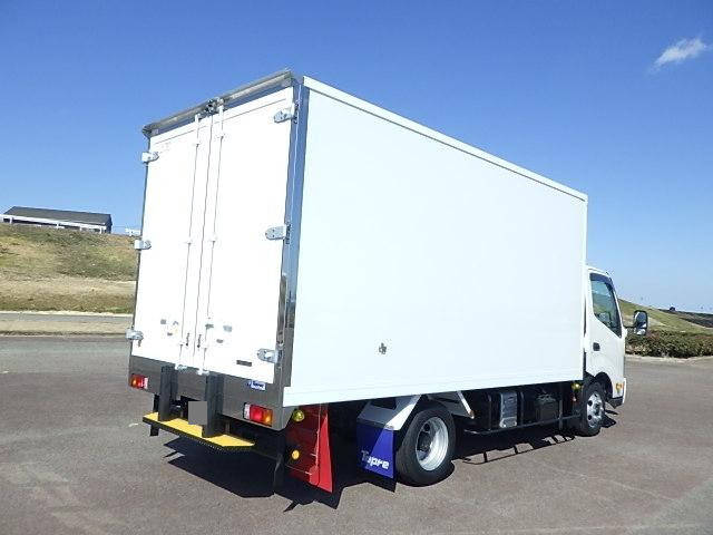 日野デュトロ冷凍車（冷蔵車）小型（2t・3t）[写真04]