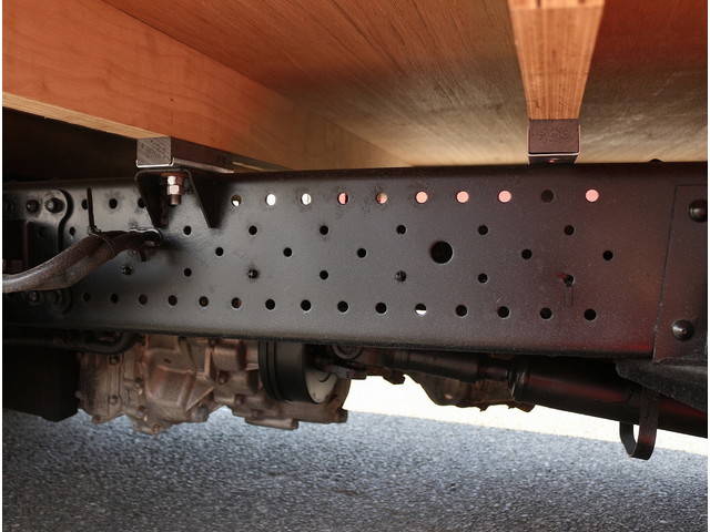 いすゞエルフ平ボディ小型（2t・3t）[写真18]