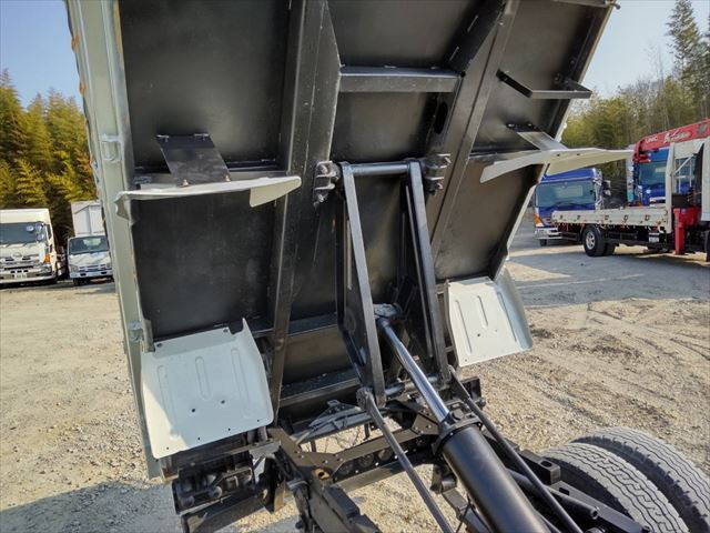 いすゞエルフダンプ小型（2t・3t）[写真15]