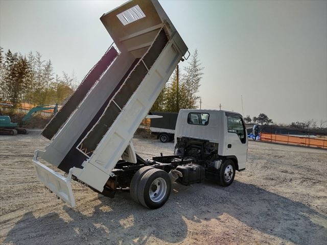 いすゞエルフダンプ小型（2t・3t）[写真04]