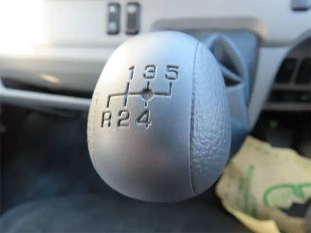 三菱ふそうキャンタークレーン4段小型（2t・3t）[写真17]