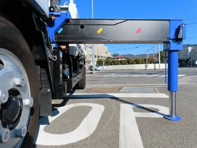 三菱ふそうキャンタークレーン4段小型（2t・3t）[写真29]