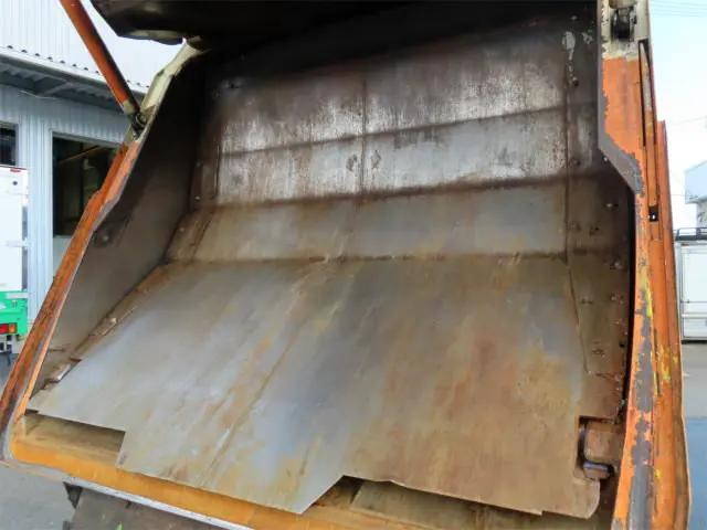 日野レンジャーパッカー車（塵芥車）増トン（6t・8t）[写真26]