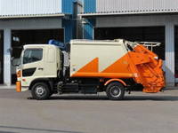 日野レンジャーパッカー車（塵芥車）増トン（6t・8t）[写真04]