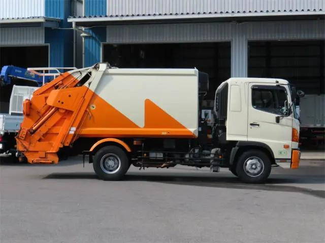 日野レンジャーパッカー車（塵芥車）増トン（6t・8t）[写真04]