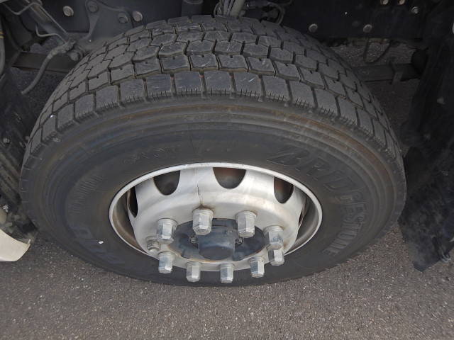 日野プロフィアアルミブロック大型（10t）[写真13]