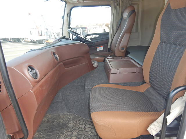 日野プロフィアアルミブロック大型（10t）[写真16]