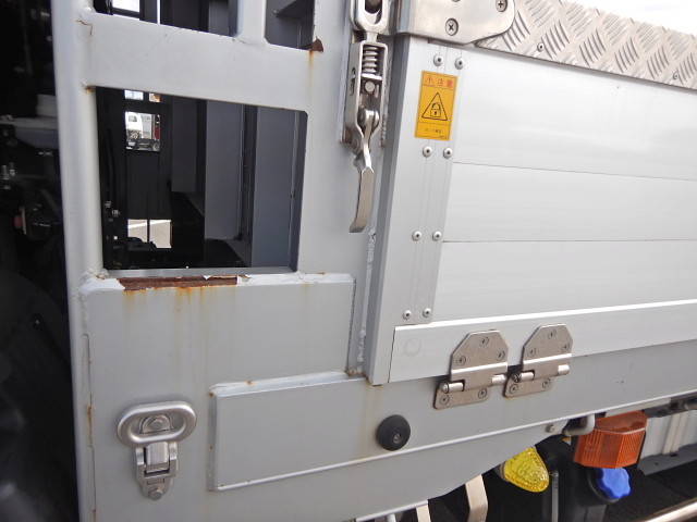 日野プロフィアアルミブロック大型（10t）[写真25]