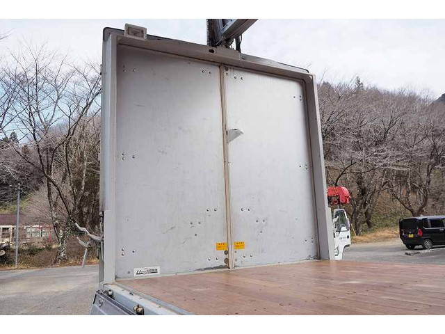 三菱ふそうキャンターアルミウイング小型（2t・3t）[写真14]