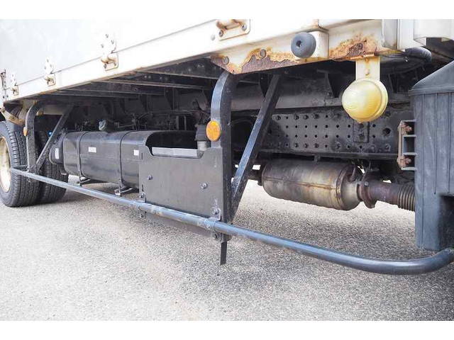 三菱ふそうキャンターアルミウイング小型（2t・3t）[写真24]