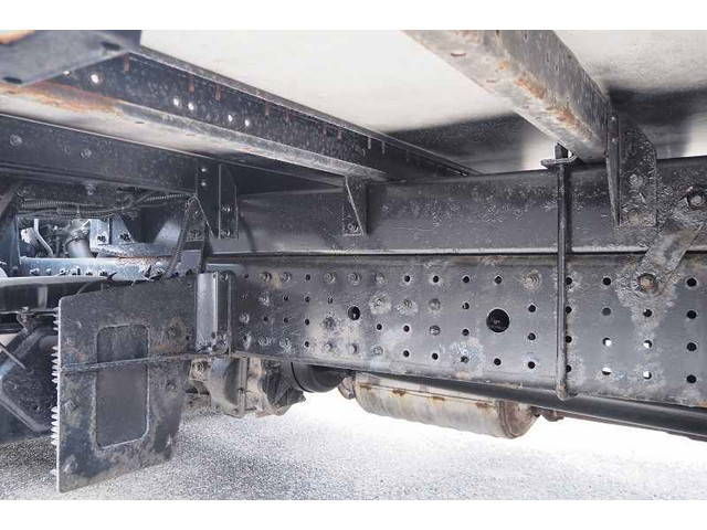 三菱ふそうキャンターアルミウイング小型（2t・3t）[写真31]