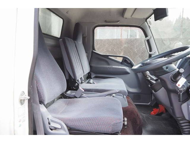 三菱ふそうキャンターアルミウイング小型（2t・3t）[写真37]