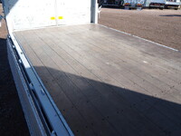 三菱ふそうキャンターアルミウイング小型（2t・3t）[写真12]