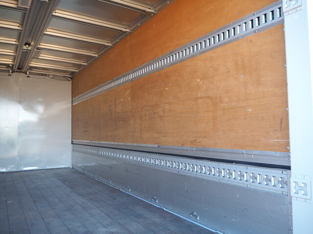 三菱ふそうキャンターアルミウイング小型（2t・3t）[写真20]