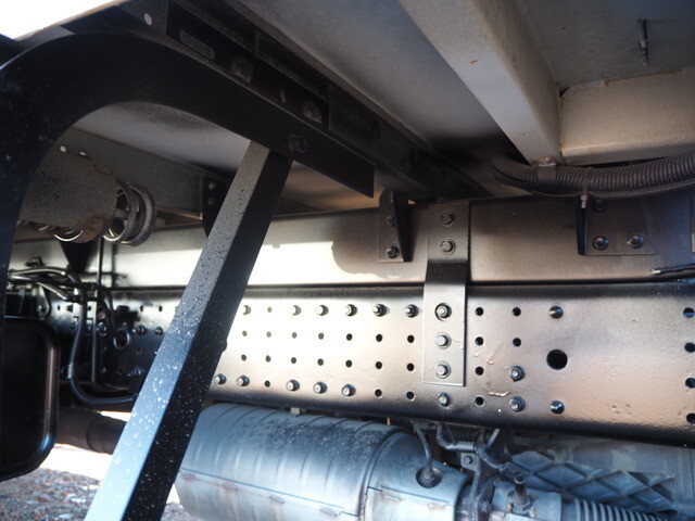 三菱ふそうキャンターアルミウイング小型（2t・3t）[写真24]