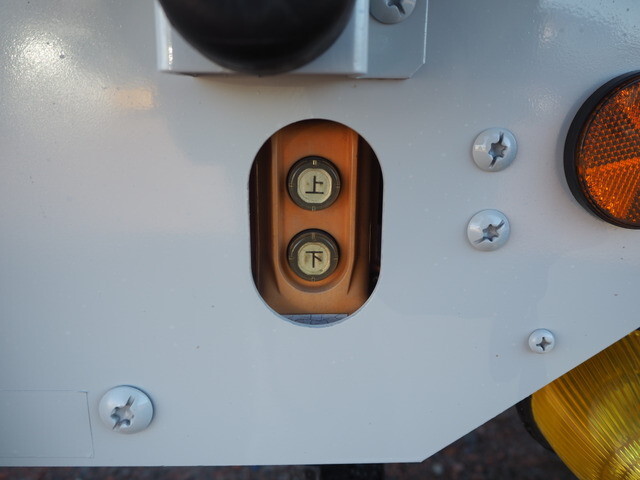 三菱ふそうキャンターアルミウイング小型（2t・3t）[写真27]