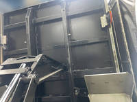 三菱ふそうスーパーグレートダンプ大型（10t）[写真12]