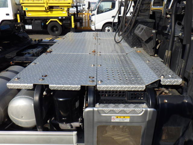 日野プロフィアトレーラーヘッド（トラクターヘッド）大型（10t）[写真13]
