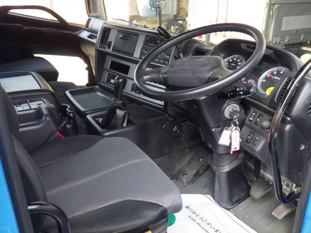 日野プロフィアトレーラーヘッド（トラクターヘッド）大型（10t）[写真19]