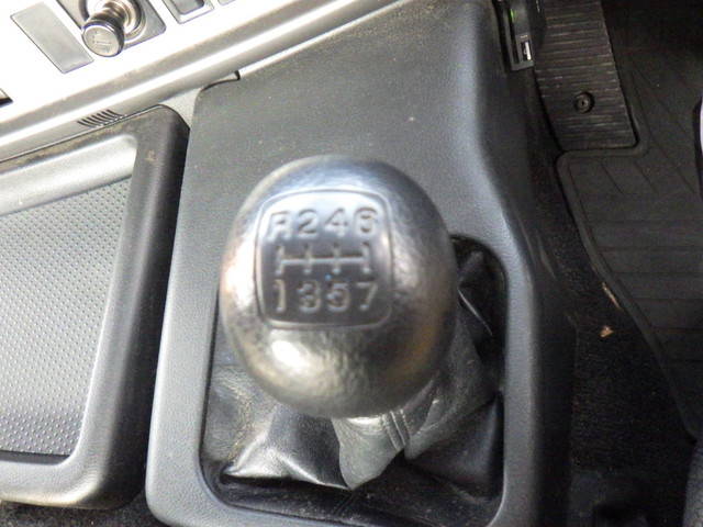 日野プロフィアトレーラーヘッド（トラクターヘッド）大型（10t）[写真24]