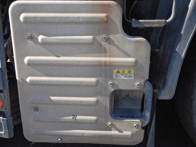 いすゞギガトレーラーヘッド（トラクターヘッド）大型（10t）[写真13]