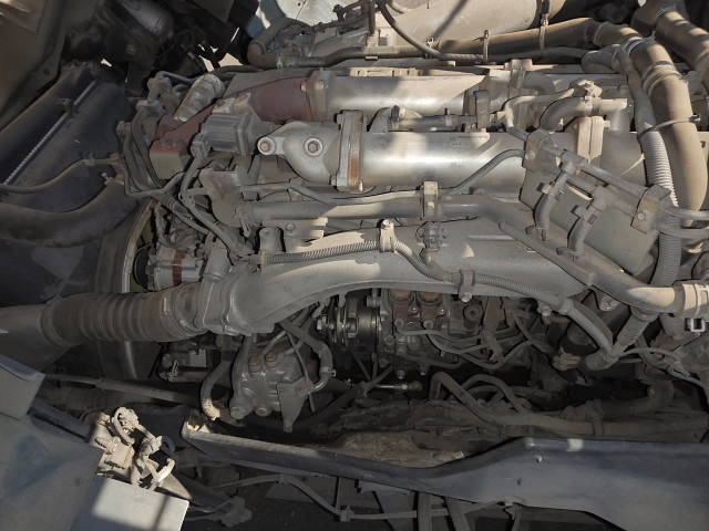 いすゞギガトレーラーヘッド（トラクターヘッド）大型（10t）[写真16]