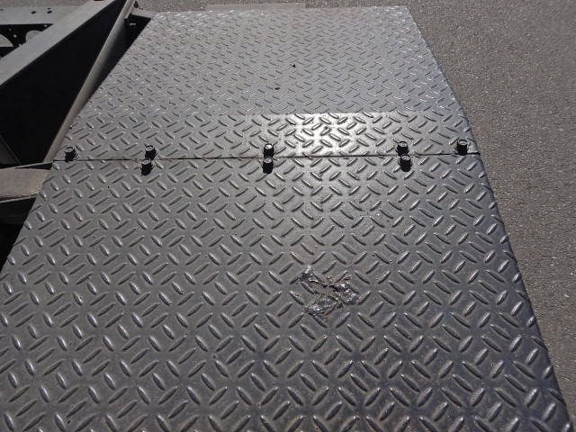 いすゞギガトレーラーヘッド（トラクターヘッド）大型（10t）[写真32]