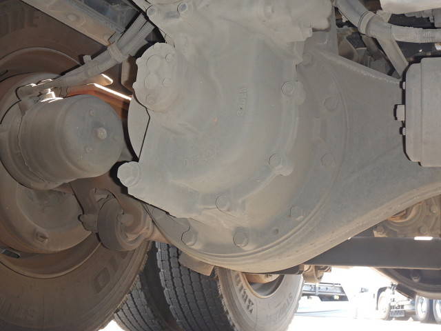 いすゞギガトレーラーヘッド（トラクターヘッド）大型（10t）[写真08]