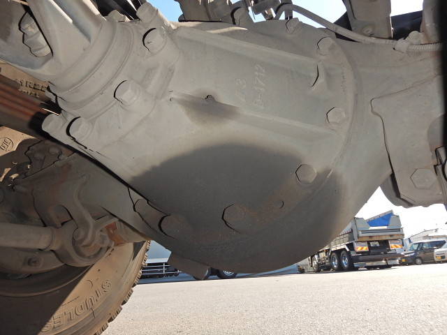 いすゞギガトレーラーヘッド（トラクターヘッド）大型（10t）[写真09]