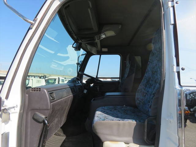 UDトラックスコンドルセルフローダー増トン（6t・8t）[写真22]