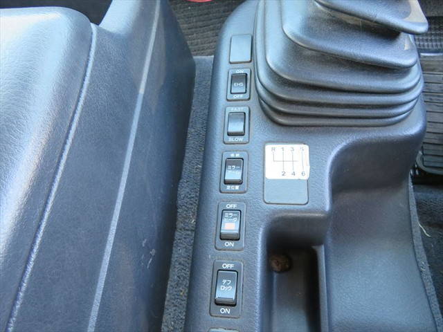 UDトラックスコンドルセルフローダー増トン（6t・8t）[写真30]