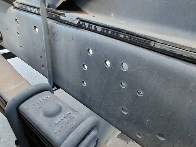 いすゞフォワードコンテナ専用車中型（4t）[写真17]