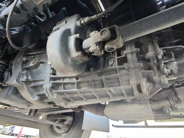 いすゞフォワードコンテナ専用車中型（4t）[写真20]