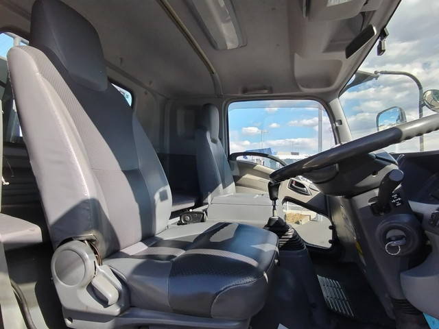 いすゞフォワードコンテナ専用車中型（4t）[写真21]