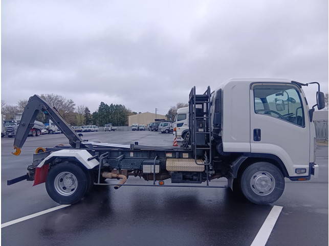 いすゞフォワードコンテナ専用車中型（4t）[写真08]