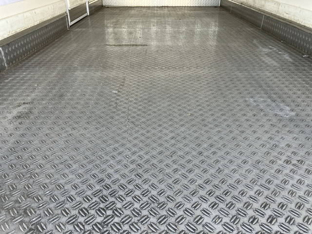 いすゞエルフ冷凍車（冷蔵車）小型（2t・3t）[写真16]