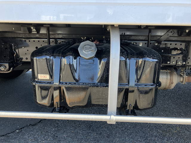 いすゞエルフ冷凍車（冷蔵車）小型（2t・3t）[写真21]