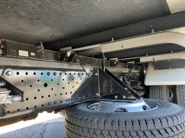 いすゞエルフ冷凍車（冷蔵車）小型（2t・3t）[写真23]