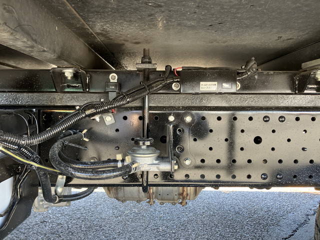 いすゞエルフ冷凍車（冷蔵車）小型（2t・3t）[写真24]