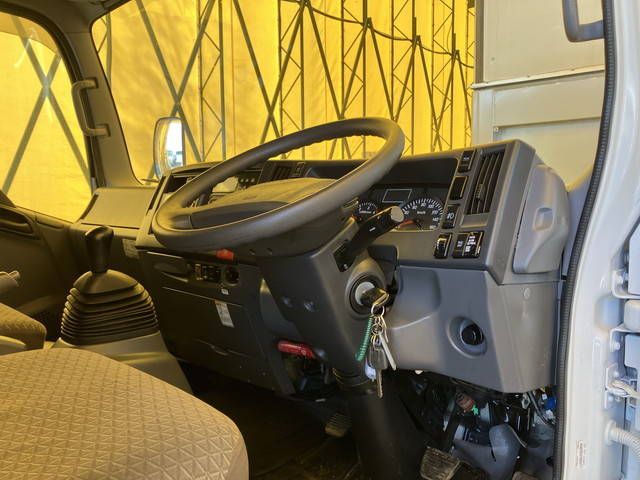 いすゞエルフ冷凍車（冷蔵車）小型（2t・3t）[写真35]